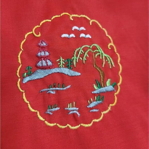 VINTAGE 70s robe red hand embroidered Chinese garden tie kimono M - Picture 4 of 10
